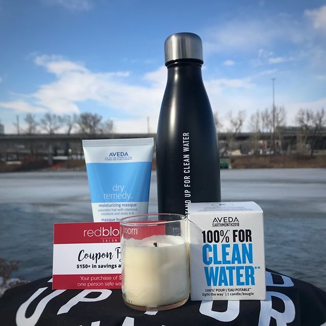 redbloomsalon's tweet photo. #RedBloomEssentials for #EarthMonthCA 💧 Do you know what all these goodies have in common? They all help provide clean water, basic hygiene and proper sanitation to those in need 💙 Here’s how:
• A $25 RedBloom coupon book ($150+ in savings) gives 1 p… https://t.co/yM0orUB3Vf https://t.co/2qF4qMQMw9