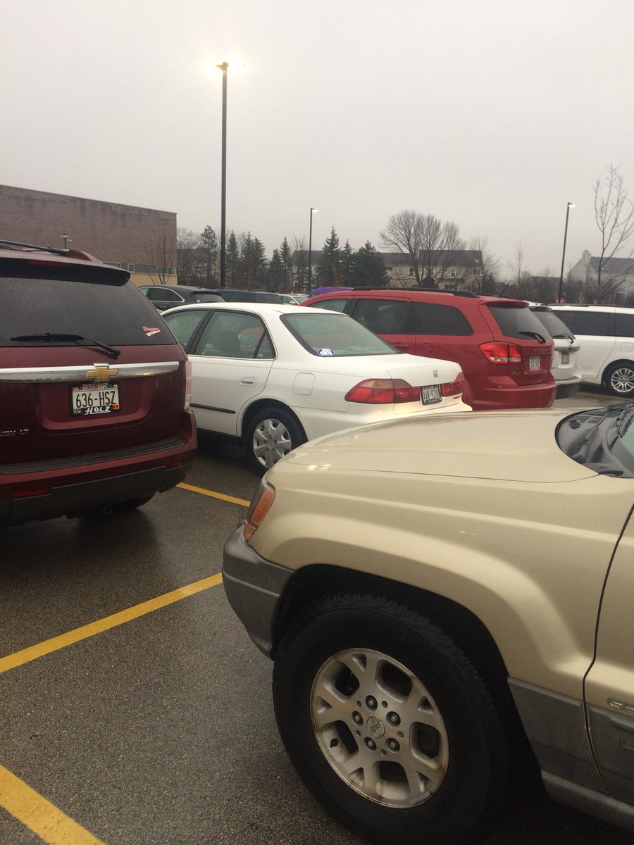jg514071apes's tweet photo. All of these cars emit NOx that is harmful to the environment. We need to try to not use cars as much as we can in order to proverb air pollution. #apesair @franklinlorax https://t.co/bEpHLOQHmL