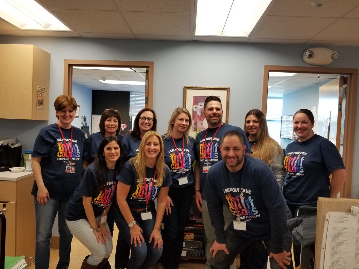 BCTMurphy's tweet photo. #weareplainedge celebrates #autismawarenessmonth! @HSprincipal_phs https://t.co/wDEhECe4EA