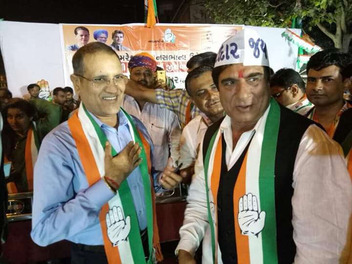 कांग्रेस के <a href="/RameshwarDudi/">Rameshwar Dudi</a> जी का दो महिने पहले एक विडीयो था जिसमें वो "3 करोड़" रुपए जुए मे हारने की बात कर रहे थे

<a href="/RameshwarDudi/">Rameshwar Dudi</a> जी की कुछ तस्वीरें भी  आयी है जिसमे मशहूर नामी "किर्केट बूकी" साथ में खड़े है

""कुछ कहेंगे डूडीसाहब यह रिश्ता क्या कहलाता है????

<a href="/VasundharaBJP/">Vasundhara Raje</a>  जी