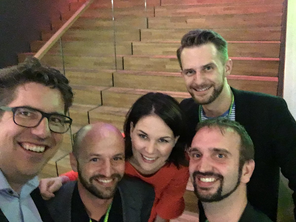 mit der Delegation von @gruene_austria #Startkonvent #neuezeiten