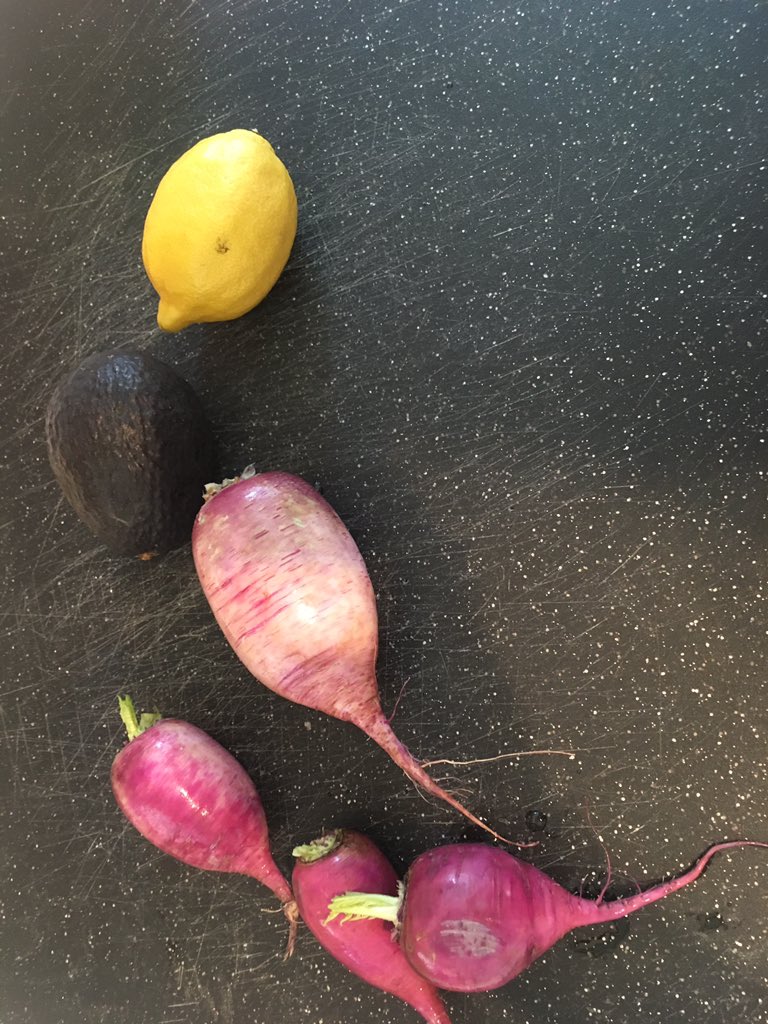 OharaKimiko's tweet photo. Farmers market creation #vegan salad radishes, lemon, avocado, salt and pepper #homemade took 2 mins to make #justcook #ovhealth #healthed https://t.co/yusByfcSL0