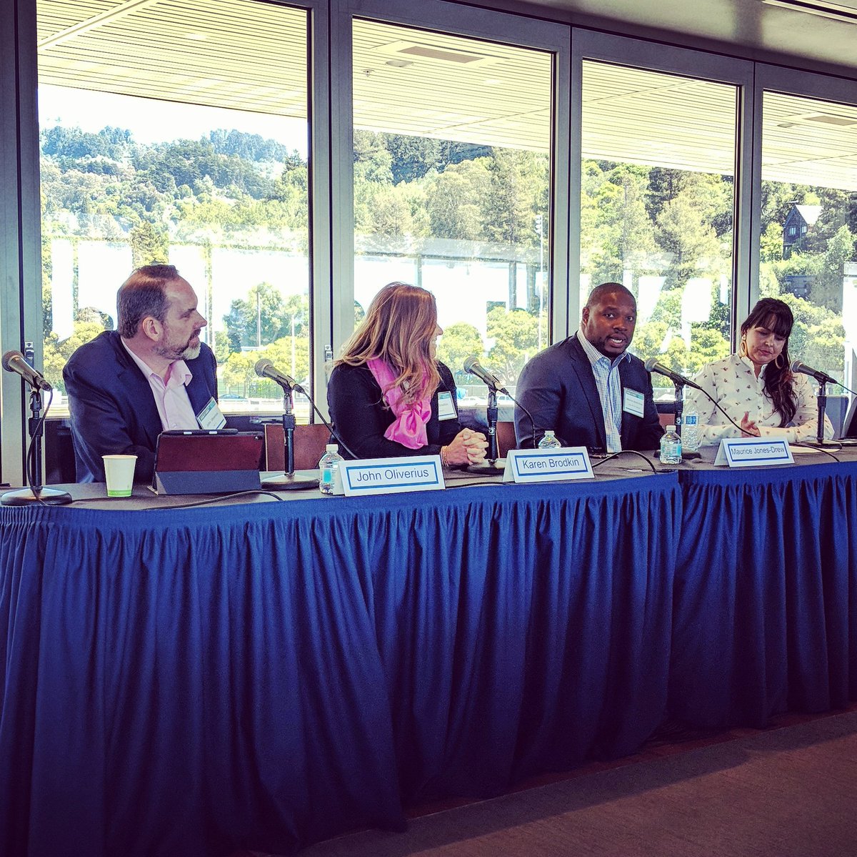 #BerkeleyLawSports continues with a panel on the future of the business of sports with <a href="/MJD/">Maurice Jones-Drew</a>, Kelly Becker of <a href="/UnderArmour/">Under Armour</a>, John Oliver's <a href="/pac12/">Pac-12 Conference</a>, and Karen Brodken of <a href="/wme/">WME</a>.