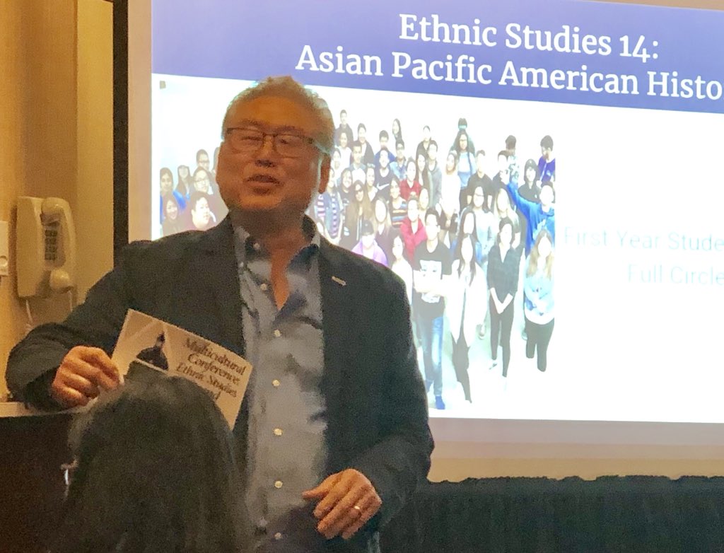 jeanquan's tweet photo. #AsianAmericanStudies #conference in #Oakland #Oaklandnative #GregMark &amp; his #SacState #students speak on #CA #Fijian #PacificIslander #IndoAmerican cultures Good to see #ethnicstudies growing almost 50yrs after we led #UCB #SFState #student #strikes #DiversityMatters #AllWelcome https://t.co/Wi9RFPFJhS