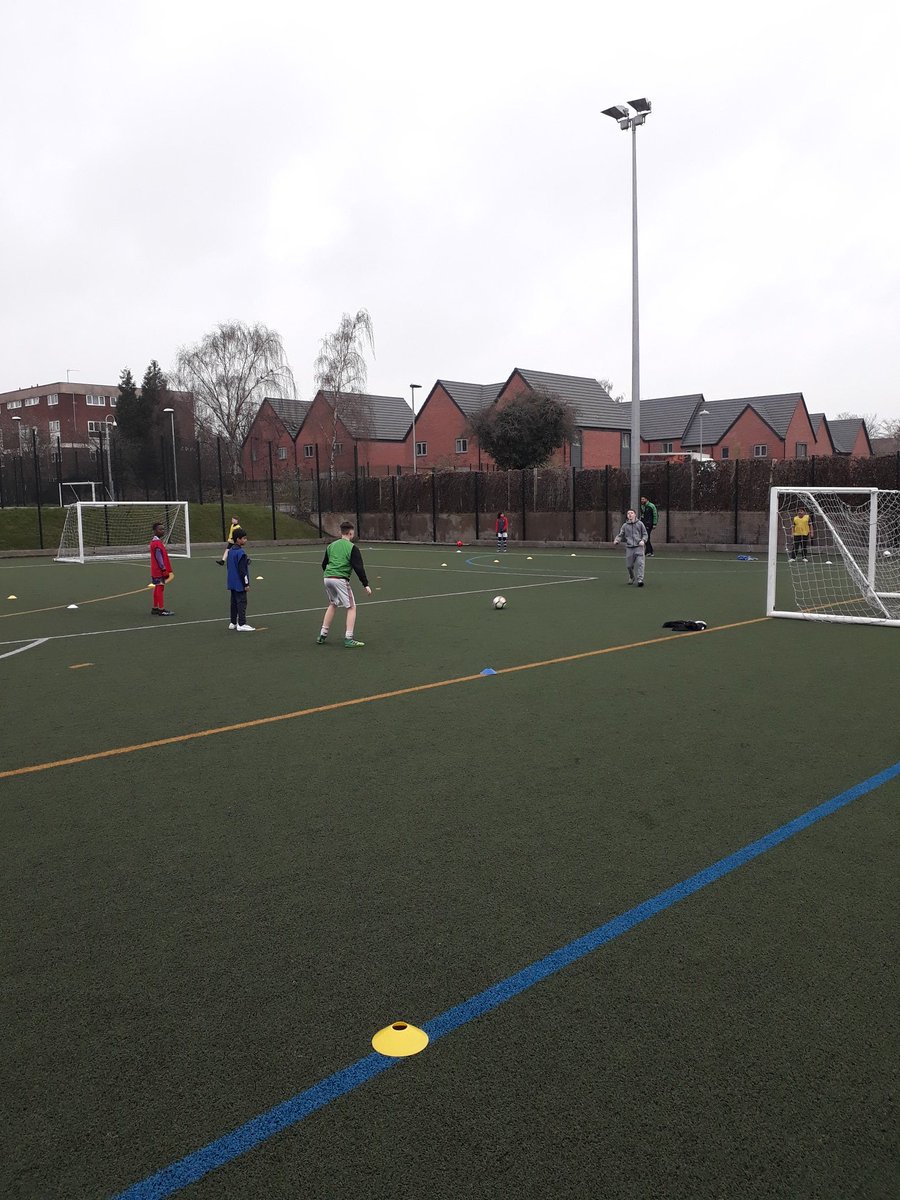 SportingElite1's tweet photo. Football Development Centre π
Well done everyone tonight some great passing drills and entertaining matches β½οΈπβ½οΈπβ½οΈπ Join us every Friday πβ½οΈπβ½οΈ #sportingelite #footballdevelopmentcentre #passing #joinus #community #communityfirst #communityovercompetition https://t.co/wkXimQnOuE