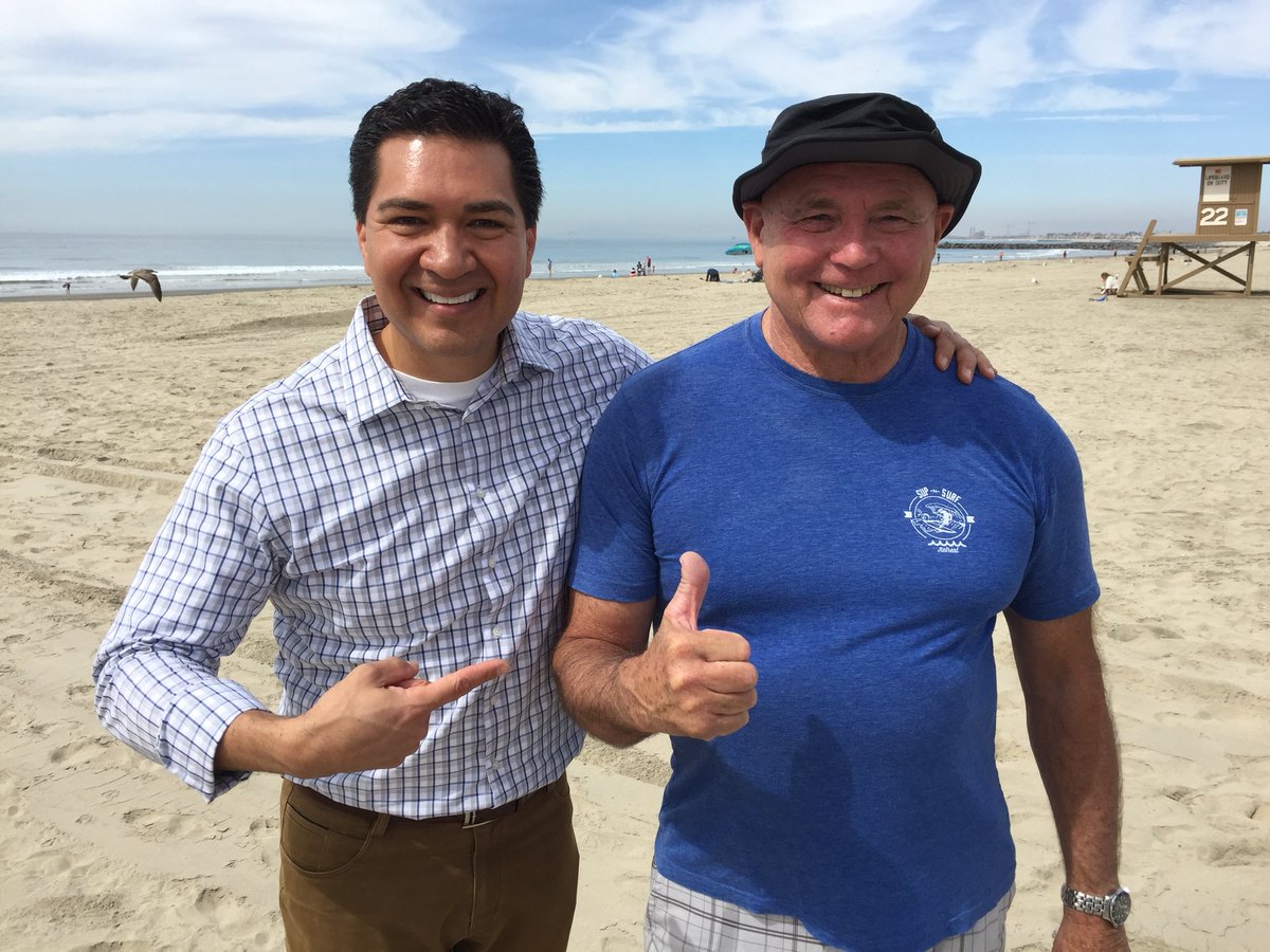 This is hall of fame surfer Ian Cairns and he’s trying to get a shark detection network installed in SoCal. My story today at 4:45 on <a href="/NBCLA/">NBC Los Angeles</a> <a href="/KangaCairns/">Ian Cairns</a> #sharks #cleverbuoy
