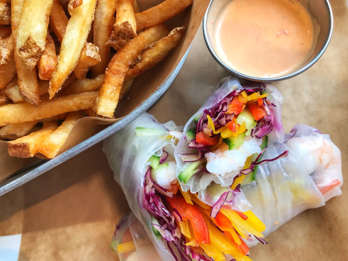 Have a super fresh (roll) Friday, #HamOnt! Pop by for a bite to get your weekend started off right! ⚓️