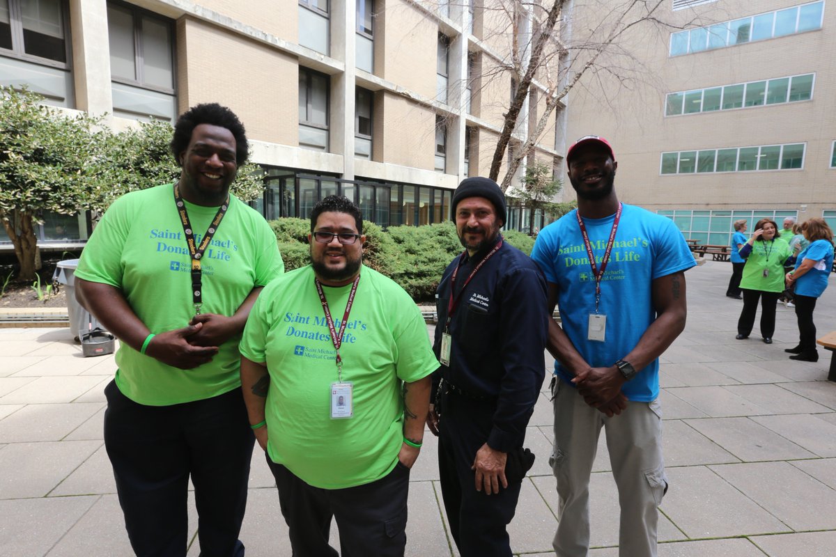 smmcnj's tweet photo. Today Saint Michael's Medical Center employees wore Blue and Green T-shirts in recognition of National #DonateLifeMonth. We proudly support the @NJSharing Network. #NJSN #SaveNJLives https://t.co/lvJ8yKdid3