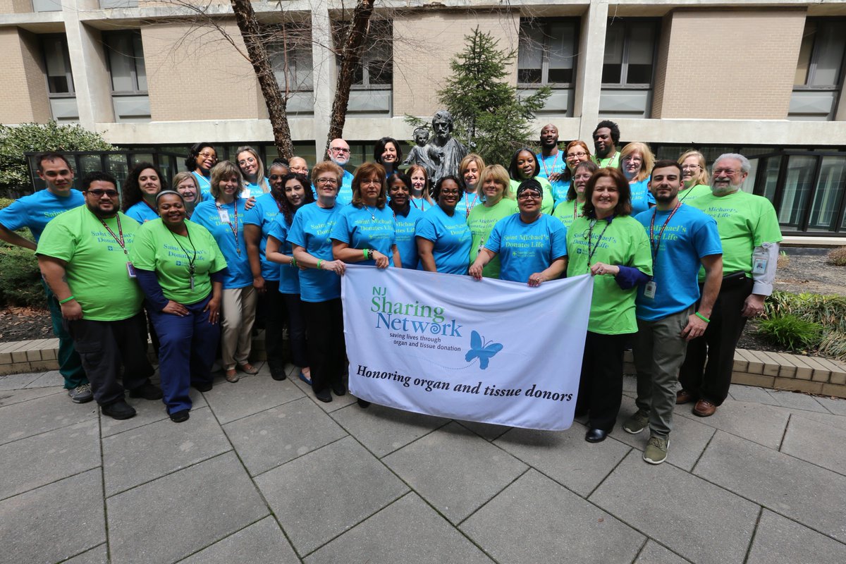 smmcnj's tweet photo. Today Saint Michael's Medical Center employees wore Blue and Green T-shirts in recognition of National #DonateLifeMonth. We proudly support the @NJSharing Network. #NJSN #SaveNJLives https://t.co/lvJ8yKdid3