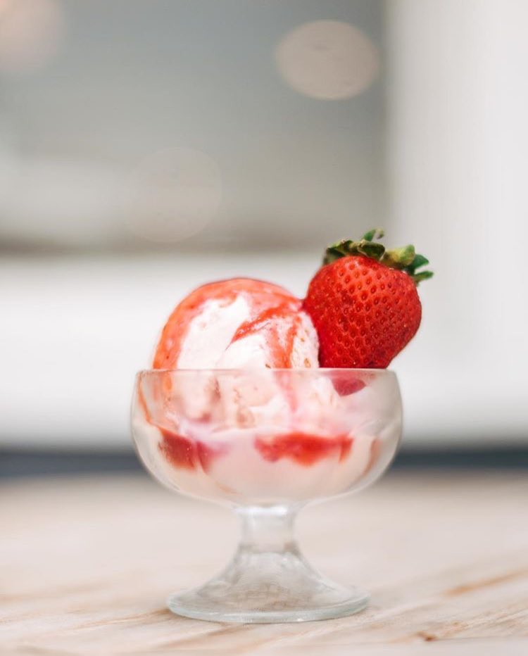 We said it before and we’ll say it again - Strawberry Balsamic is back and tastes just like summer. 🍓😍🎈 Come in for a scoop today!