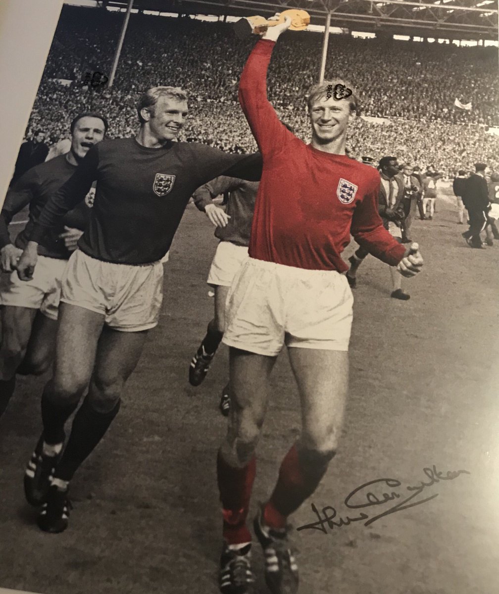 leslangley's tweet photo. Love this piece of memorabilia I picked up tonight , signed by Jack Charlton ⚽️🏆🏴󠁧󠁢󠁥󠁮󠁧󠁿 #1966 https://t.co/V7s3ozkd1L