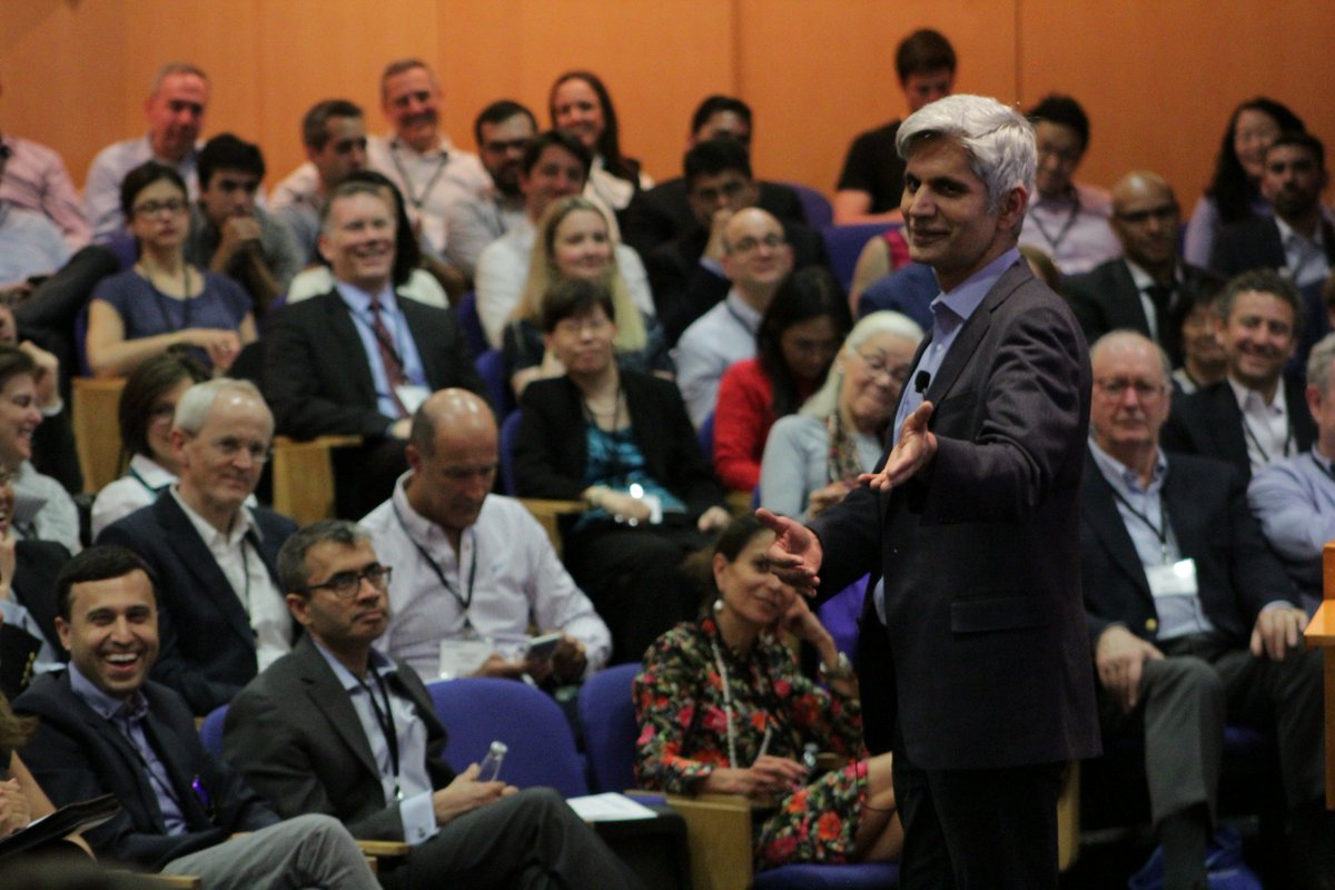 Columbia_Biz's tweet photo. "[Love] is not a four-letter word we are used to hearing in business." Back in the classroom with Professor Hitendra Wadhwa (@hitendraw) at #CBSReunion 2018! https://t.co/sJi6Y2TJ5t