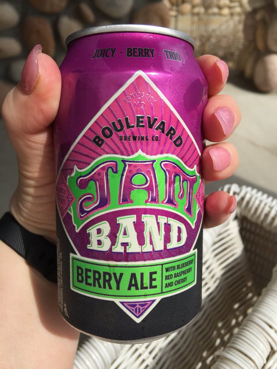 ND622's tweet photo. .@Boulevard_Beer So nice to have a local alternative to my all-time favorite Berry Weiss to cool down with today.  #JamBand #BerryAle #BlueberryRaspberryCherry https://t.co/asI2UhkYBH