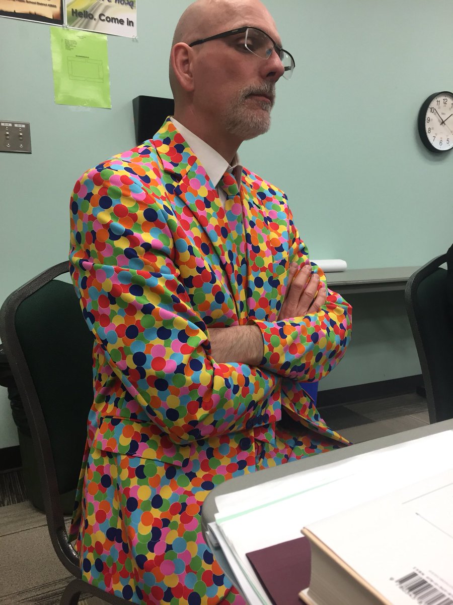 orangelid's tweet photo. @FMPSD Having trouble paying attention with this fellow beside me, his glasses are really distracting me😳 #AdminMeetings https://t.co/oKUWLkEiUW