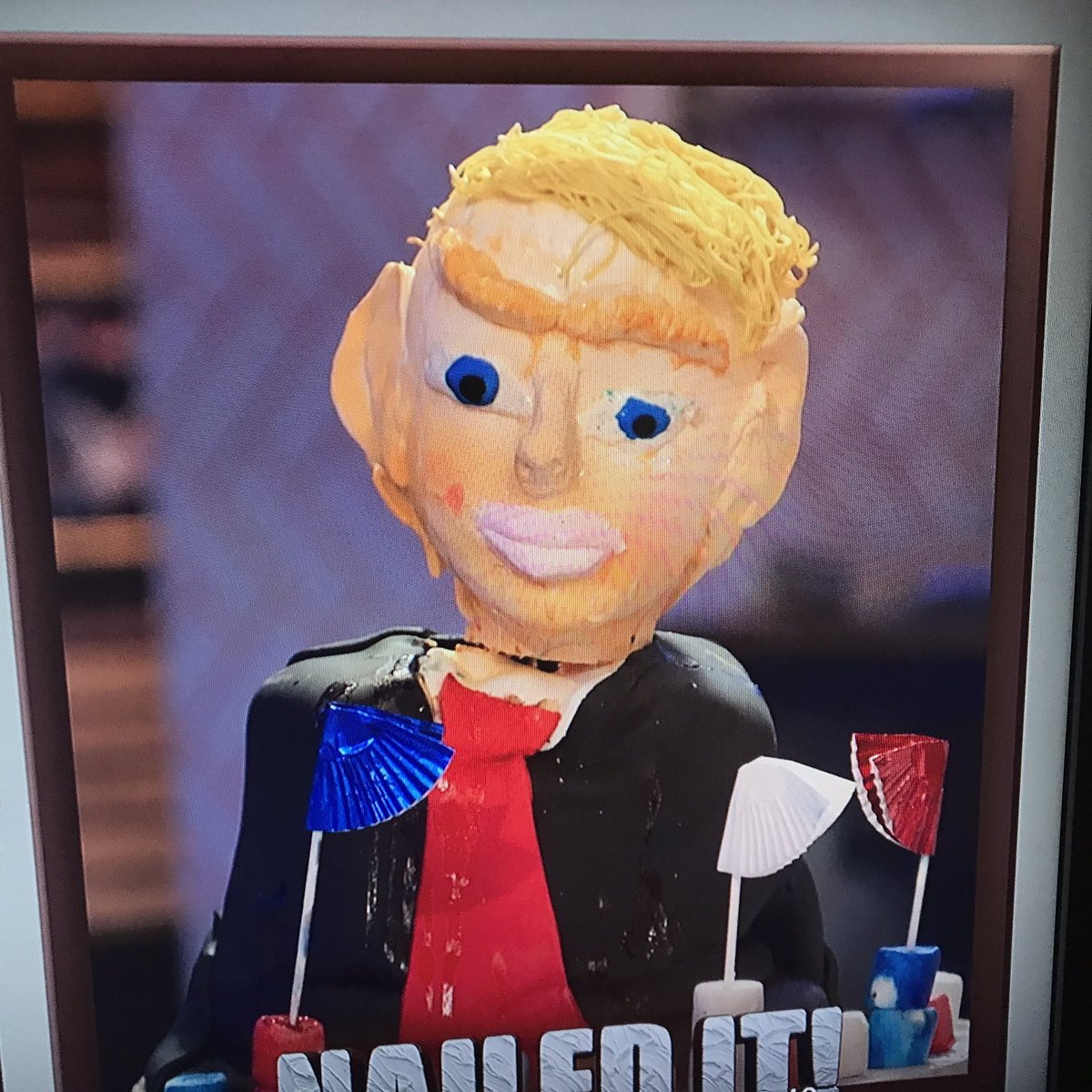 Fred Delicious On Twitter The Episode Of Nailed It Where They Try To Recreate The Donald Trump Cake Is Incredible