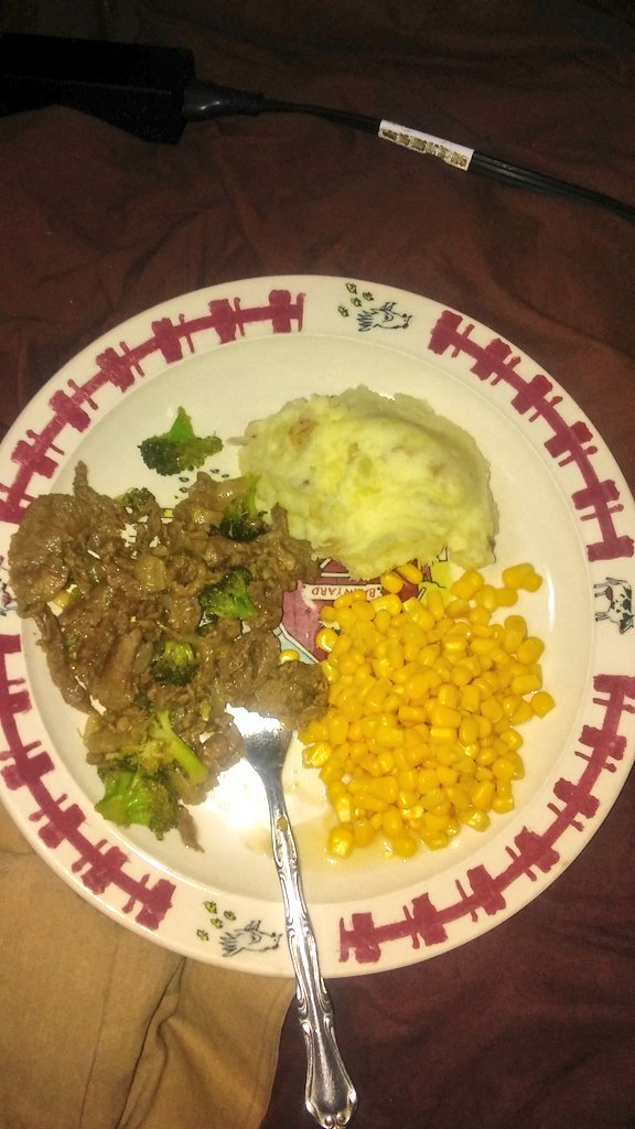 BarryHammock's tweet photo. #dinnerdate #dinnerinthesky #dinnerware #dinnerdiplomacy #dinnerladiesdiaries #dinnerwithsuho #dinner #FoodieFriday #Food #foodfri #FoodASitCom #Foodie #Foodies #FoodForThought #foodtravelchat #Foods #foodphotography #foodtruck #foodsecurity #Foodiechats #FoodService #FoodFlock https://t.co/0UEwBbmRgz
