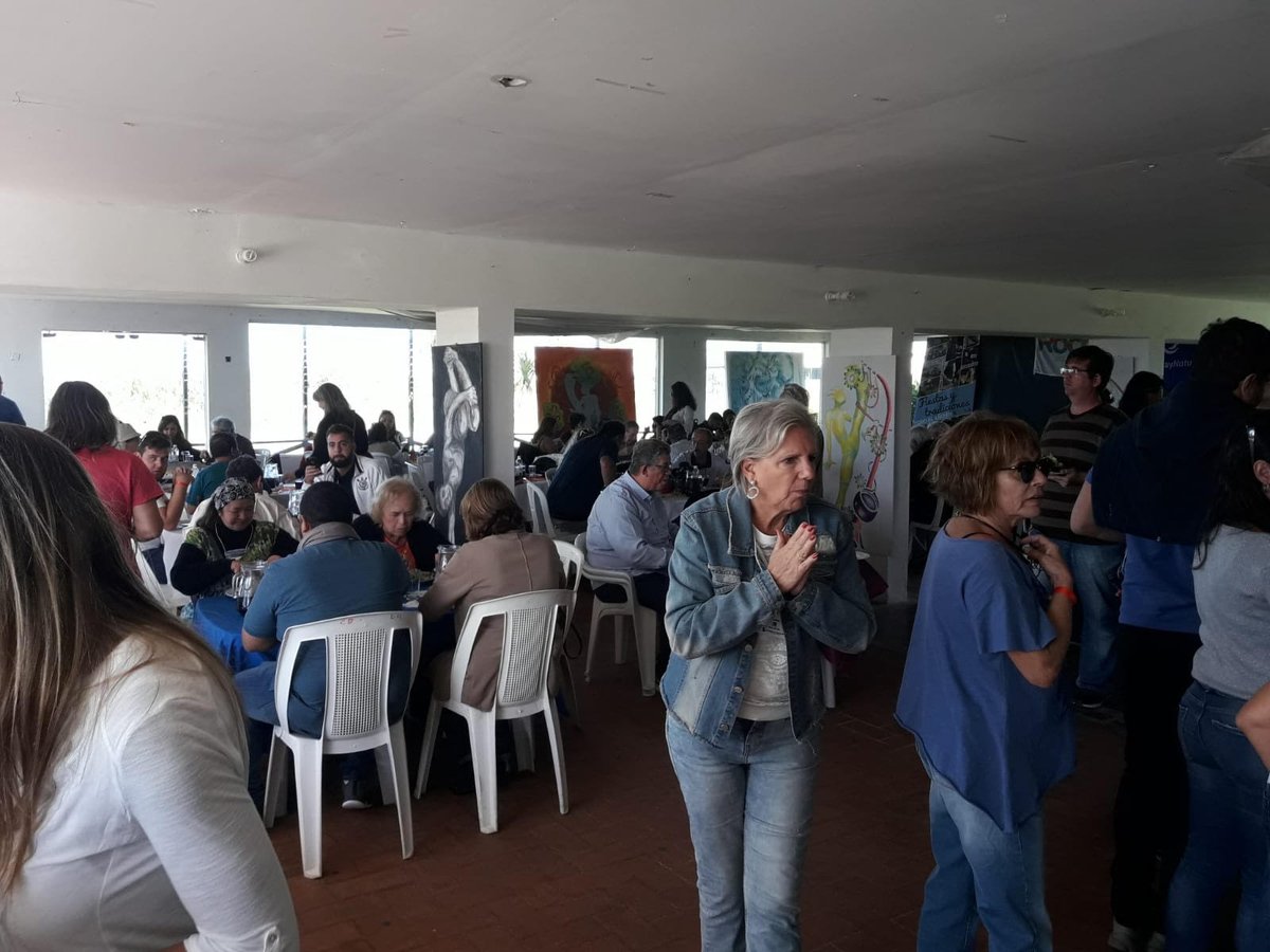 GobiernoRocha's tweet photo. #Rocha recibió este mediodía a periodistas brasileños de #ABRAJET, Associação Brasileira de Jornalistas Especializados en Turismo junto sus pares uruguayos de @cipetur 
Fueron recibidos en Casa Bahía, La Paloma por el Intendente @Anibal_Pereyra_ y directora de turismo @AnaCaram3 https://t.co/IecUS70gtW