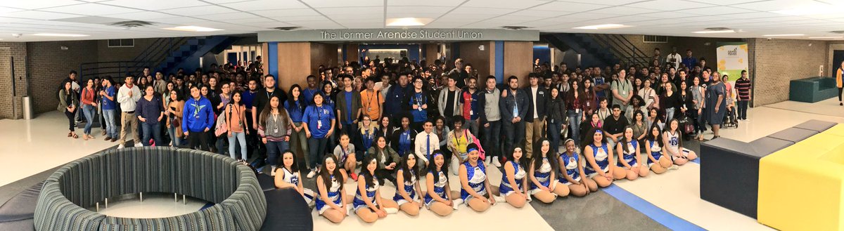 blacefieldfox's tweet image. Sr Class of 2018 Dedicated the Lorimer Arendse Student Union today!  AhhhhhhhGp! @GPHSGophers @grandprairieisd