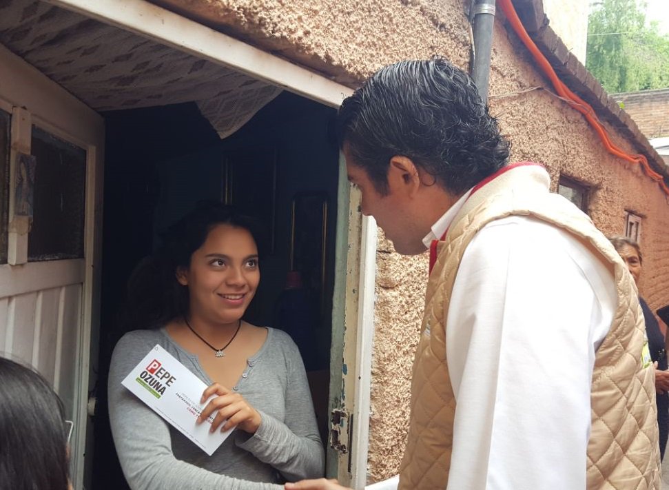 pepeozuna's tweet photo. Lo que hace fuerte a un legislador es conocer de cerca las necesidades de cada comunidad. Hoy recorrí las calles de Lomas Altas, en donde refrendé mi compromiso de legislar en beneficio de cada Toluqueño. ¡Gracias por hacer equipo!
#HagamosEquipo #VaPorToluca #VaPorTi https://t.co/rLzkUyhnD6