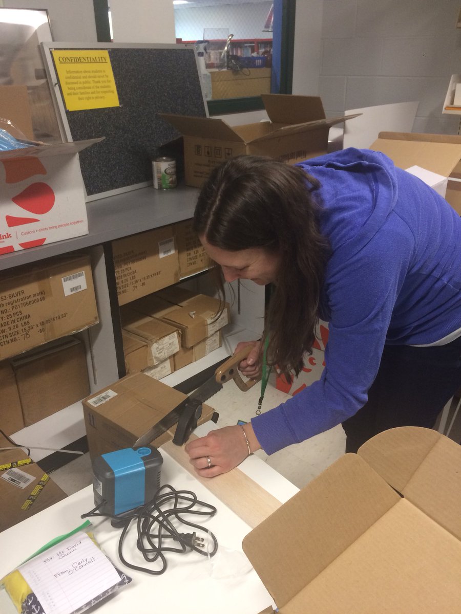 bkahler5174's tweet photo. Preparing for Clean Energy Day! We are still looking for some parent volunteers 😊 #mursd #solar #wind #psychedforscience @7thGradeMiscoe https://t.co/LSGevybwMQ