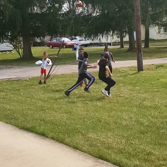 anitamckaney's tweet image. Hello #Spring!! My boys are ready for you. #football #boybehavior #shortsandtanks ift.tt/2GXz6TG