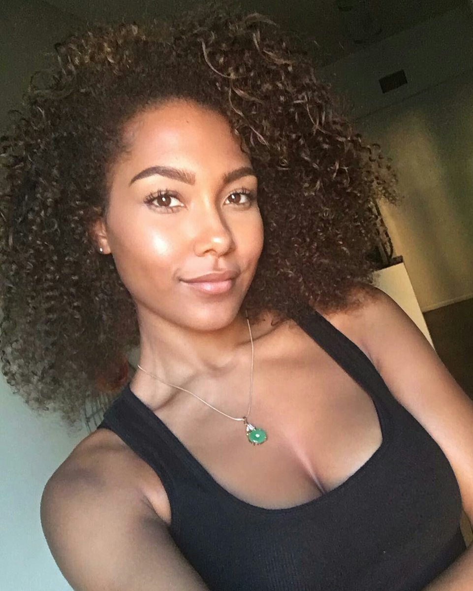 Melissa على تويتر Admirez Un Peu Le Glow Up De Kady Et Franklin Dans Ma Famille D Abord C Est Limite Inhumain