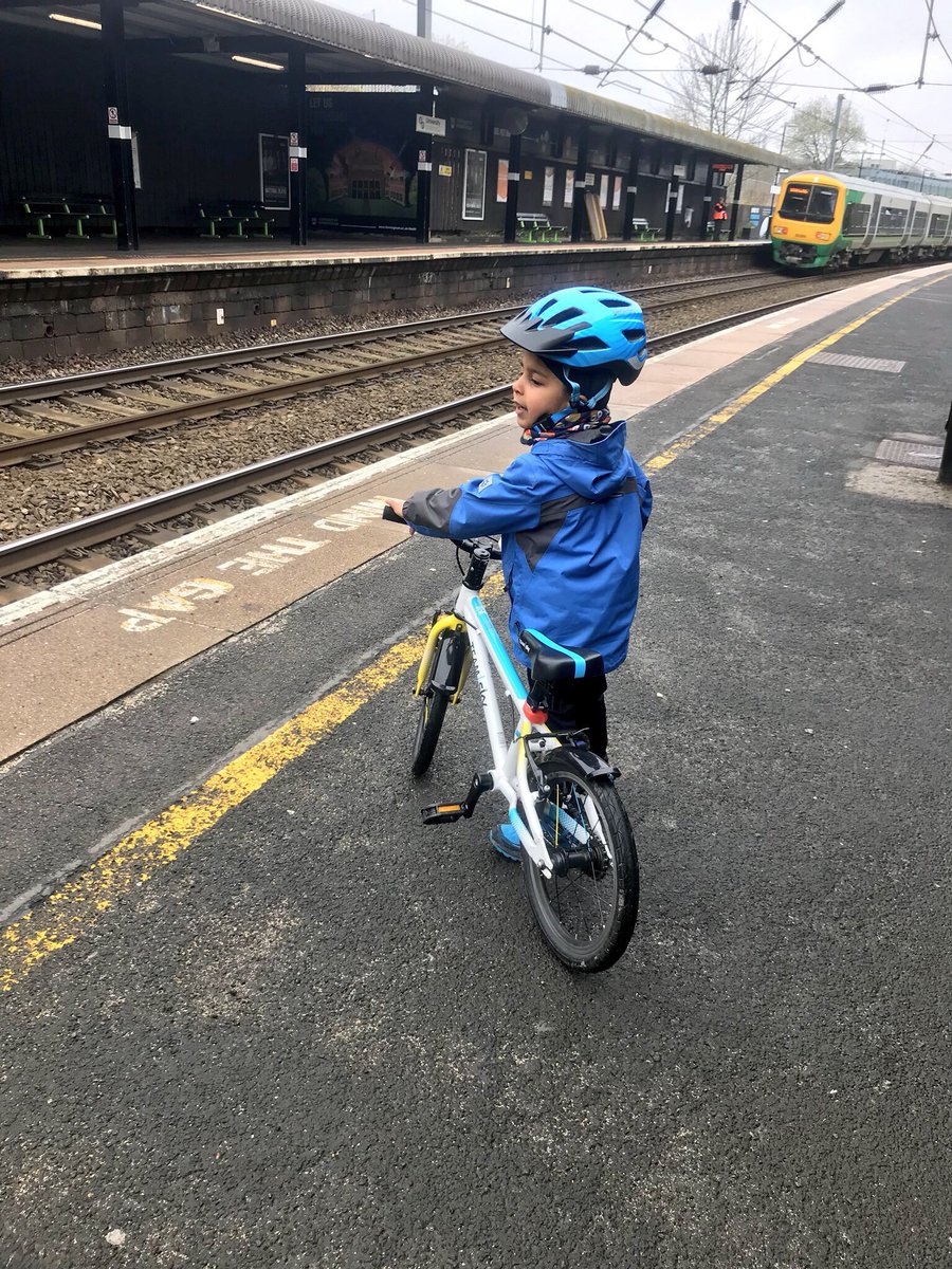 ImmyKaur's tweet photo. Cycled a lot around the city last few weeks with Anaadh, it’s mortifying how dangerous it was with #Anaadh around Harborne High Street &amp; surrounding roads &amp; Birmingham city centre. Imagining how life would be if we designed it around the youngest citizens getting around places. https://t.co/9sQcEefxKV