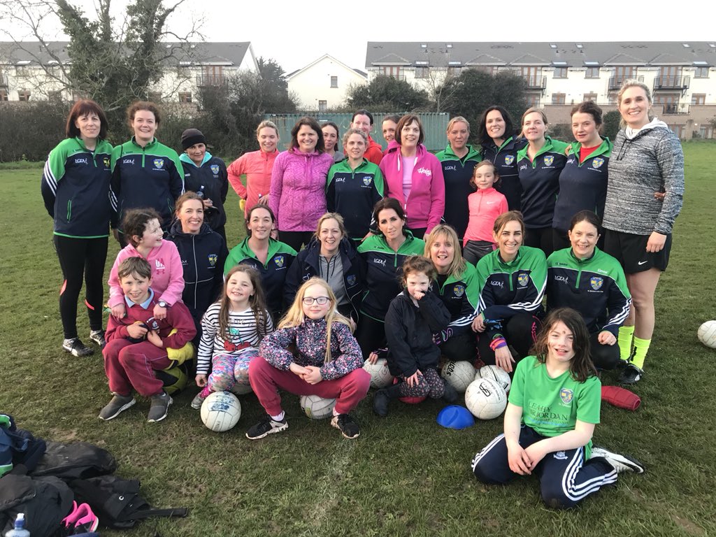 G4MSyls's tweet photo. Great to be back on the pitch at long last!!! And a warm welcome to a few new faces! 🏐💙💚@OfficialSylsGAA @dublinkeith @GAApics #dustingoffthecobwebs https://t.co/UmibNLEjHk