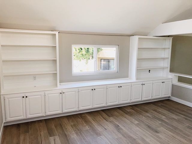 NicollsDesign's tweet photo. #ArubaBendProject • You can never have enough storage in our book • #NicollsDesignBuild
Interior Design : @Bungalow56Living
.
.
.
.
.
#homedesign #homestyle #coronado #sandiego #interiordecoration #houzz #homeinspiration #dreamhome #mydomaine #apartm… https://t.co/ye07Qt9Xph https://t.co/snoySQ28VQ