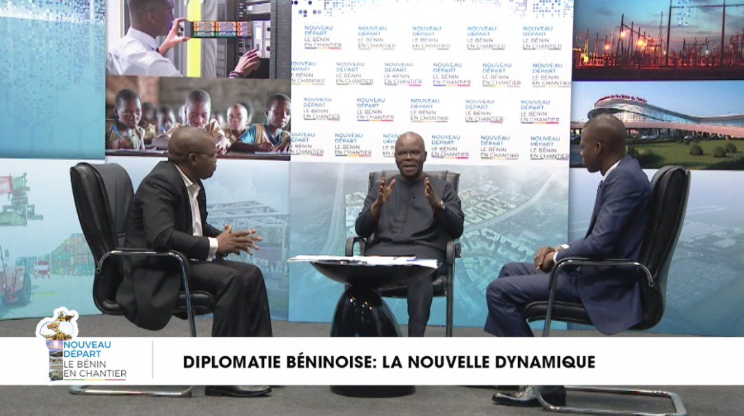 «Nous avons une histoire commune avec la #France qu’il ne faut pas ignorer. Les 2 présidents ont discuté et sont tombés d’accord sur la coopération muséale. D’où la nomination de 2 personnes par <a href="/EmmanuelMacron/">Emmanuel Macron</a> pour faire avancer l'initiative» #BeninEnChantier #BeninDiplomatie