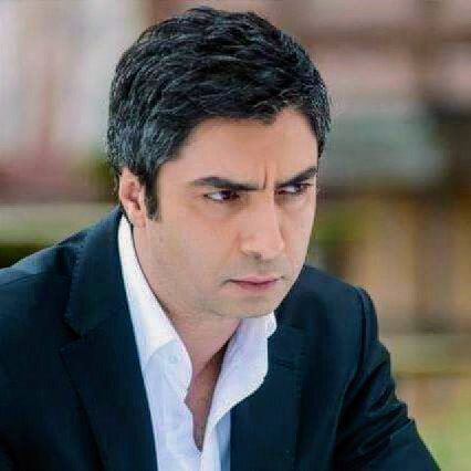 نعم أتغير فالعقل ينضج والعمر يتقدم والحقائق تتضح ونظرتي للأمور تختلف وأستيعابي يتسع فلماذا لا أتغير