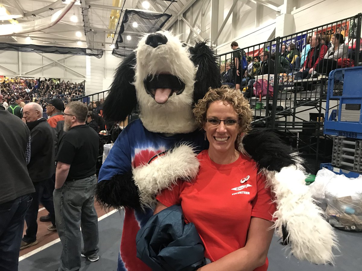 TinaQueary's tweet image. Game on at #FIRSTPOWER States at @SVSU! Don’t miss the excitement, passion &amp;amp; #omgrobots!