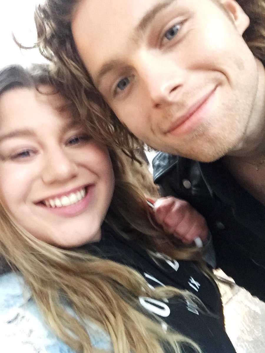 tside95's tweet photo. IM SHOOK?!¿ https://t.co/JteQCR6T4Q