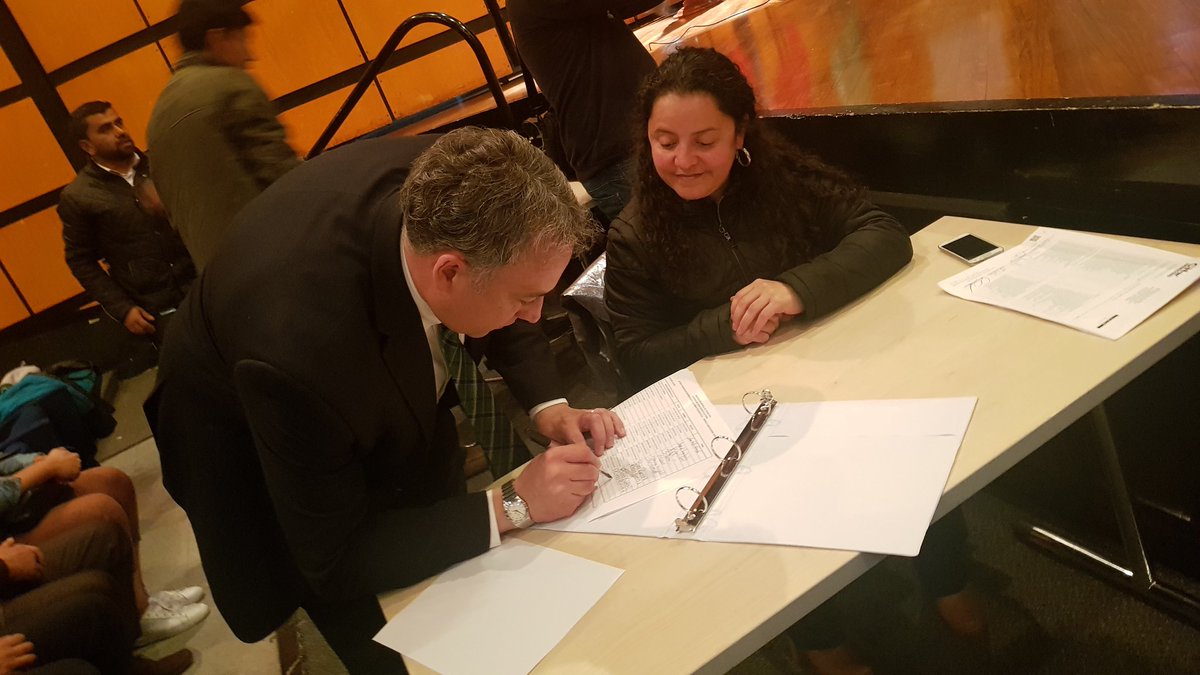 CarlosAcostaCJL's tweet photo. ¡A Dios gracias y a nuestro equipo por esta victoria! Recibí hoy la credencial como Representante a la Cámara de Bogotá para el periodo 2018 - 2022. https://t.co/DSjZWRDJhl