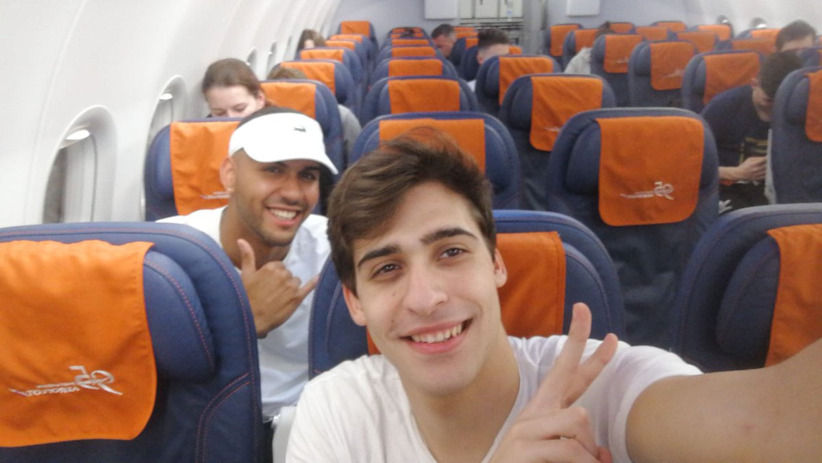 MBarguesPodium's tweet photo. #Esgrima Pues listos para volar a🛫 #Yerevan2018 #Armenia🇦🇲 #CampeonatoEuropaSub23 
#TeamESP🇪🇸
🤺🤺
.
@becaspodium @COE_es @deportegob @rfeEsgrima
@InsigniaEsgrima @ProyectoFER @YPereiraPodium @AIbanezPodium @Fabregat_Esp https://t.co/zC0f5Ve0JQ