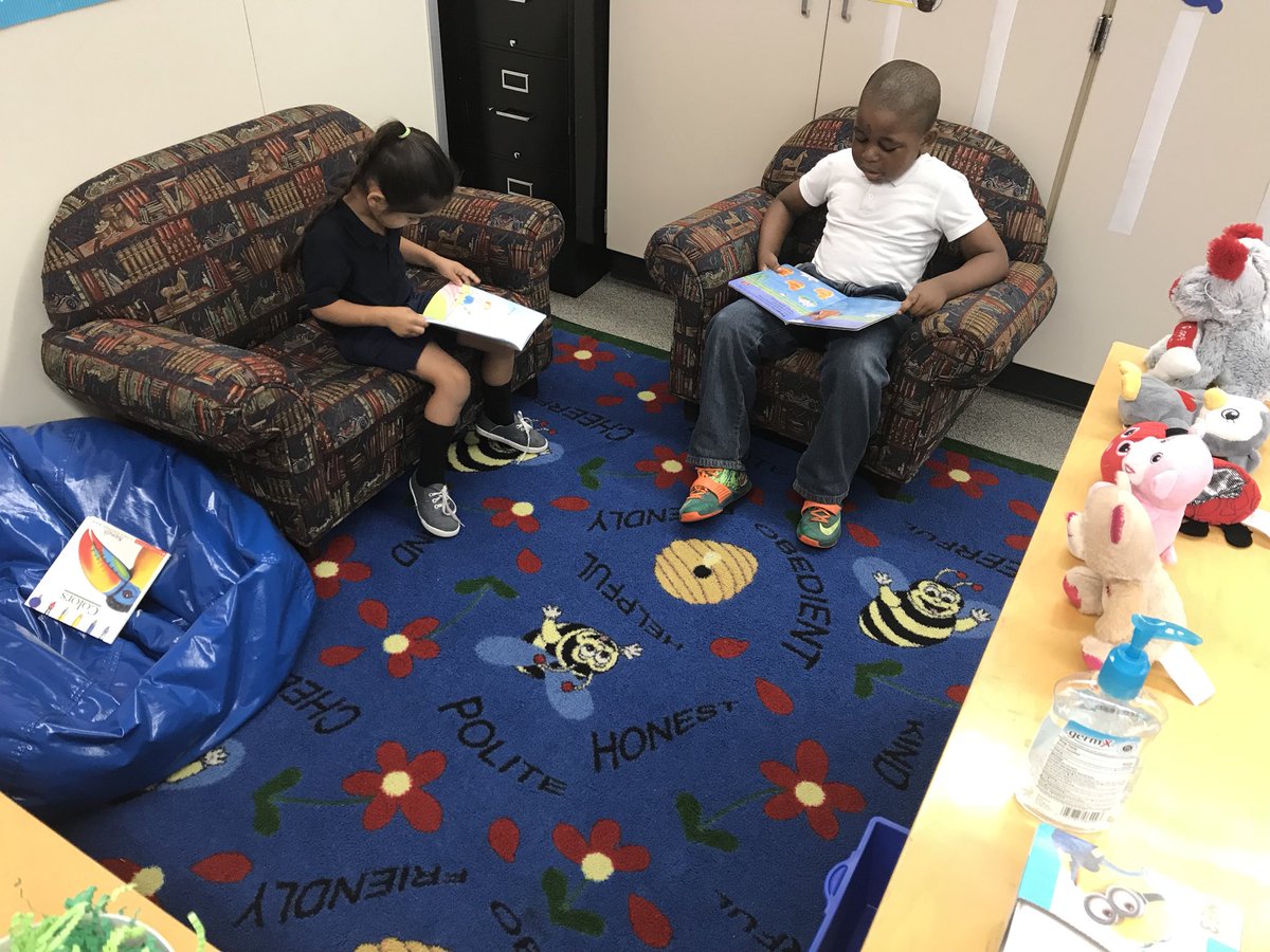 MsToniCummings's tweet photo. #pk learners love to read! #ClassroomLibrary #book #story #centers #EmergentLiteracy #TheFocusIsReal @KennedyCougs https://t.co/kHUEEuigDd