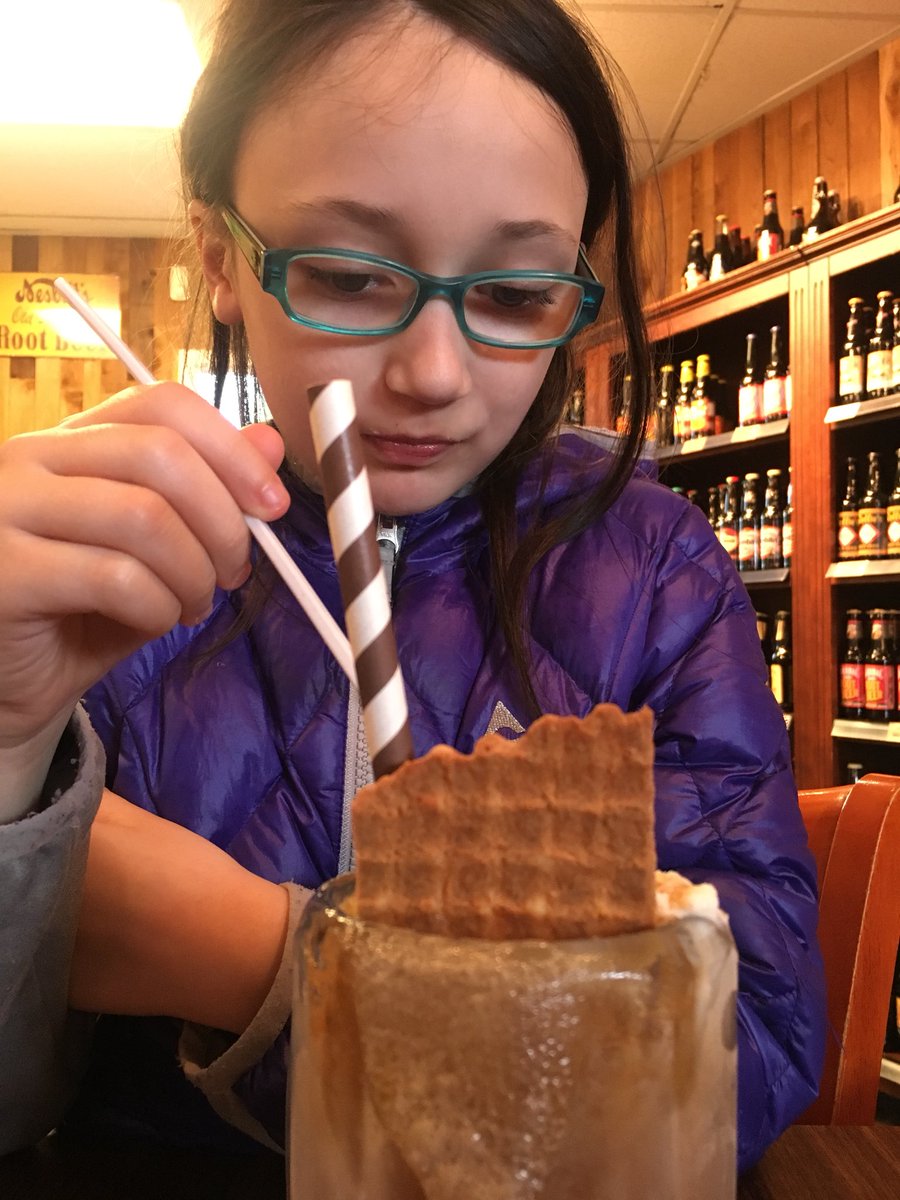 timoas's tweet photo. This girl. She got me. #rootbeertasting #SpringBreak2018 https://t.co/3ZncUkkIbR