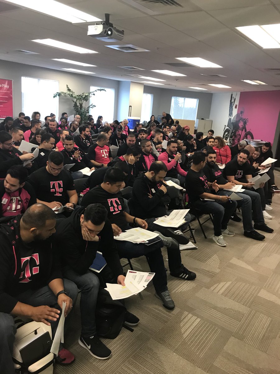 CorrinalynG's tweet photo. Presenting Inventory Best Practices @T-Mobile South Florida Operations training. #operationsmatters #frontlinefirst https://t.co/vk6UZgA8iW