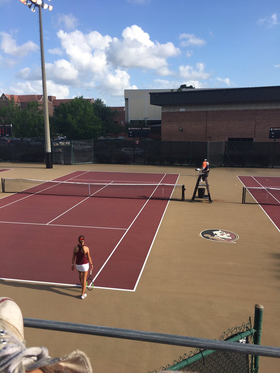 fillweijoo's tweet photo. Close match on court 2 as well @FSU_WTennis 6-7 https://t.co/sdNxNuNfTM