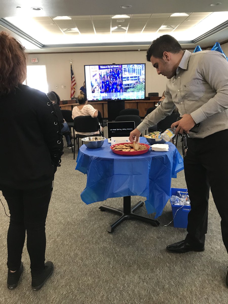 NorthmontESS's tweet image. The ESS Job Fair is a hit! Tell your friends to stop on by and apply 📃😊 #ESSRocks