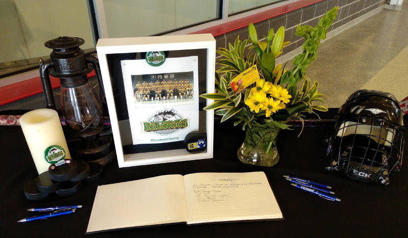 Cornwall sets up book of condolence for Humboldt Broncos  bit.ly/2IUMTLB #HumboldtStrong #HumboldtBroncos https://t.co/EI8v58VhK1