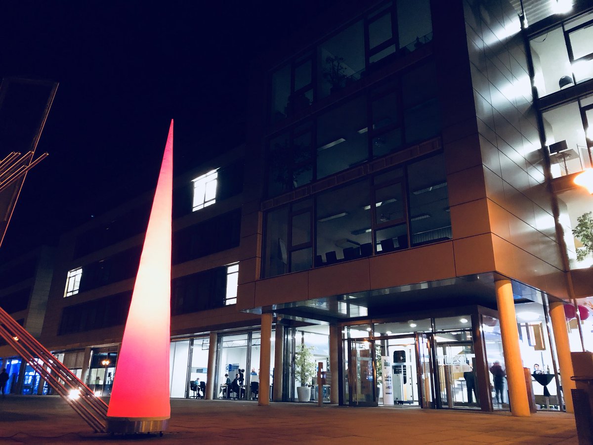DFKI's tweet photo. Tschüss und Gute Nacht aus dem DFKI 👋 Vielen Dank an alle Besucher/innen und Partner für diese tolle « Nacht, die Wissen schafft »! Wir freuen uns auf’s nächste Mal #N8dWs @ScAl_KL @TUKLnews @StadtKL @herzlich_digi https://t.co/28wawzpdiK