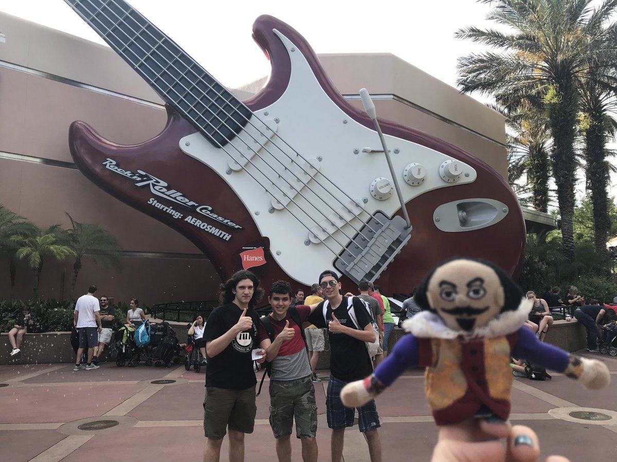 snailorcri's tweet photo. “If music be the food of love, play on!” #PuppetShakespeare #DisneyWorld 🎭🐭🎸 https://t.co/2sZdiZudSf