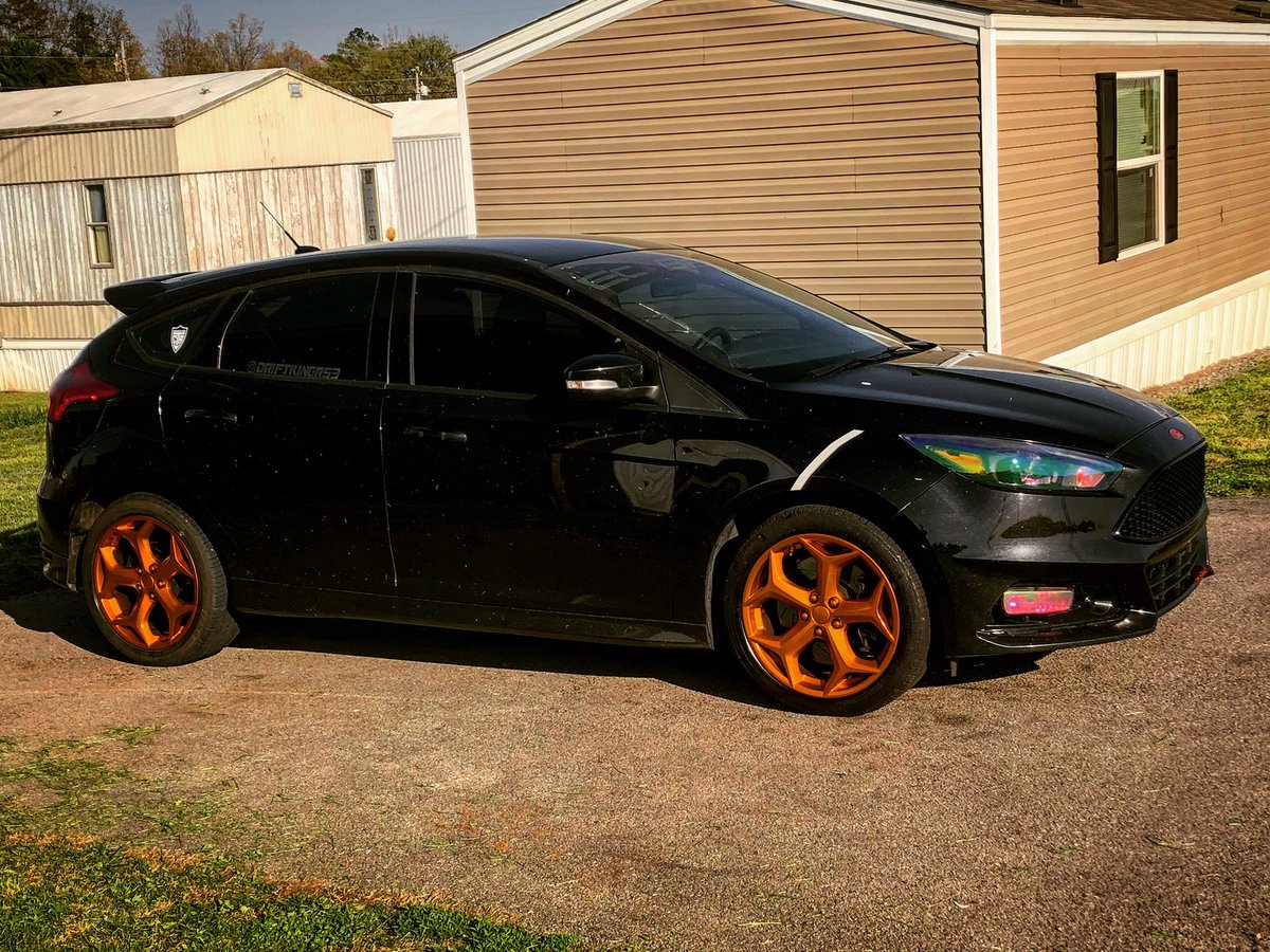 DriftKingRS3's tweet photo. Finally finished painting the wheels liking the new color! #dope #awesome #sick #amazing https://t.co/2XQidsAt6t