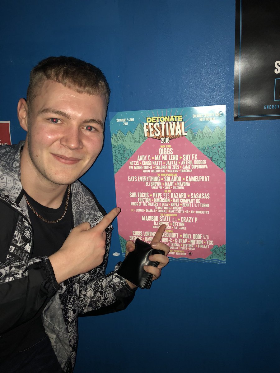 d00little's tweet image. Vaccines were poor live tonight. Callum would much rather be at #detonate clearly