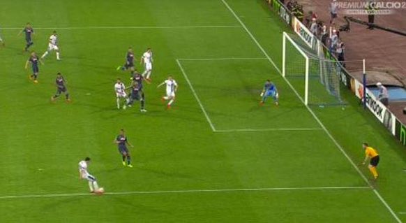 Non ricordo tutto questo caos quando un’italiana fu danneggiata per davvero in Europa, proprio ad un passo da una finale europea. Sull’unica azione del Dnipro, incredibile doppio fuorigioco. Nel post-partita molti ironizzarono pure sullo sfogo di ADL.