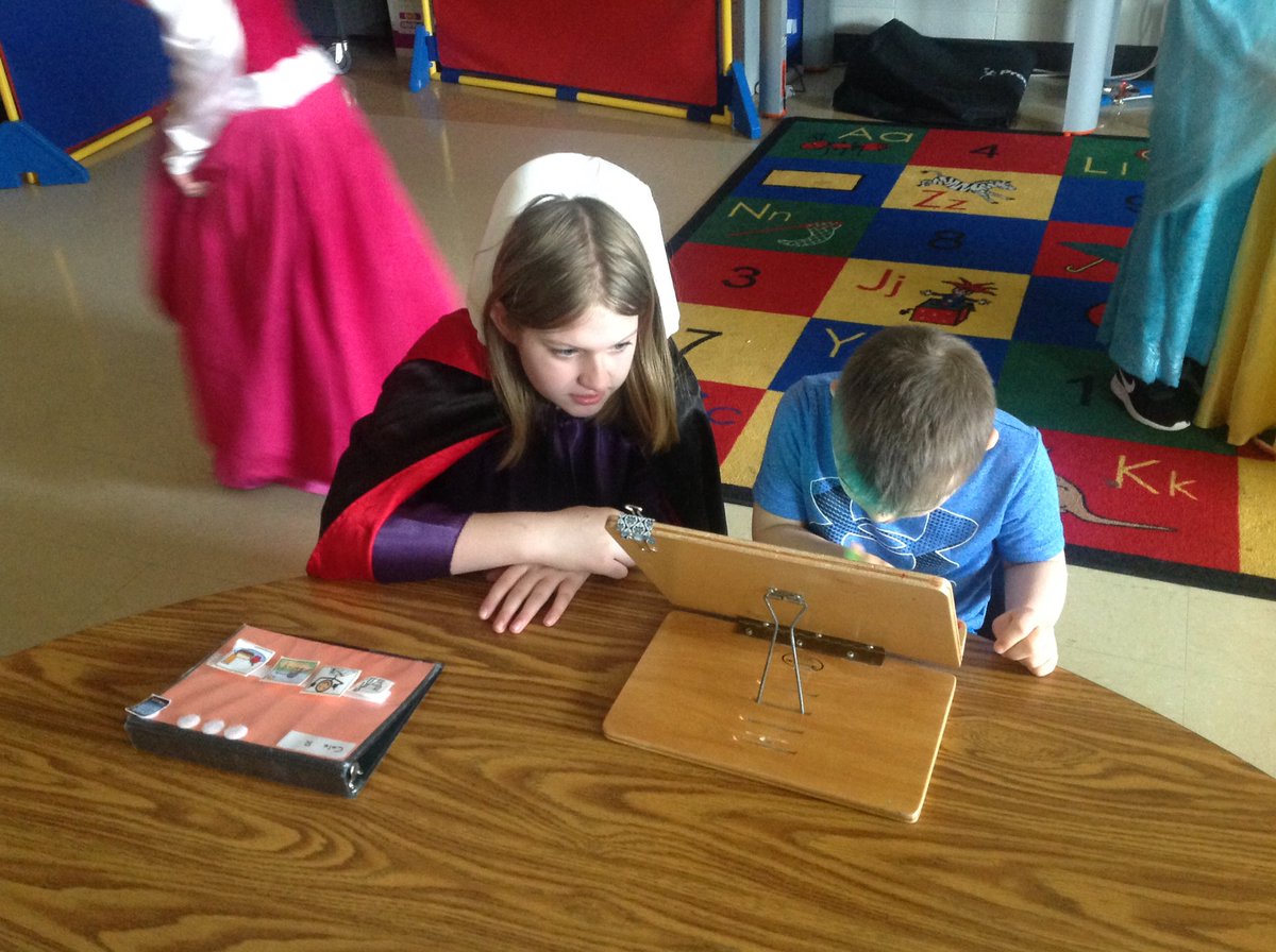 MrsRayNPIMusic's tweet image. Fun with essential skills! ❤️@BWE_Bulldogs #NPperformingArts #createextraordinary #newpalproud