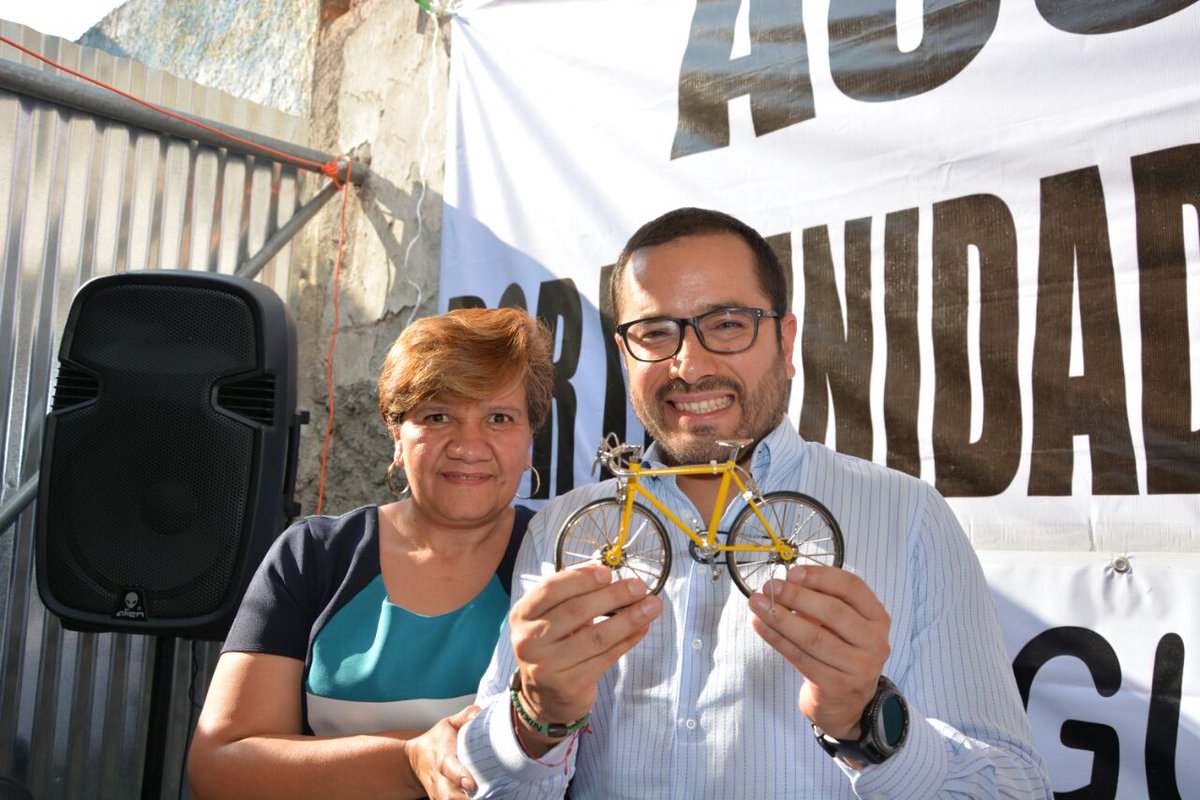 vromog's tweet photo. Con mucha alegría tuvimos un convivio en la colonia #Pensil con amigos y algunos jóvenes, entre ellos el campeón Mundial Paul Curiel, con quien platicamos de lo importante que es el deporte para una juventud sana https://t.co/5DaCjyvThO
