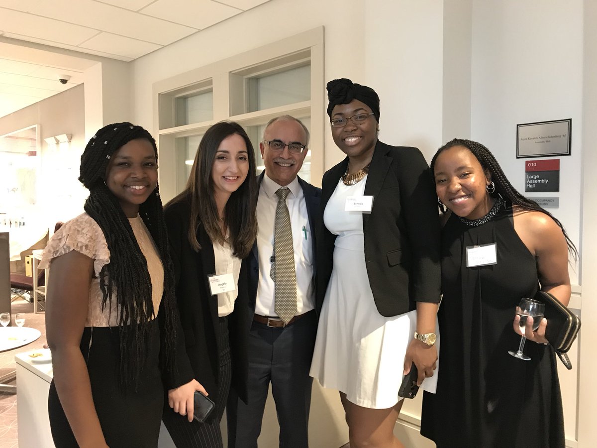 duttaRutgers's tweet photo. Spent time with future innovators and entrepreneurs—DELLC students @RUDouglass and @RutgersSOE. So inspiring!! Thank you Stacy and Brian Reilly @rutgersalumni for your support. @RutgersNB is so proud of you. Congratulations #Douglass100 https://t.co/nXgloeDkox