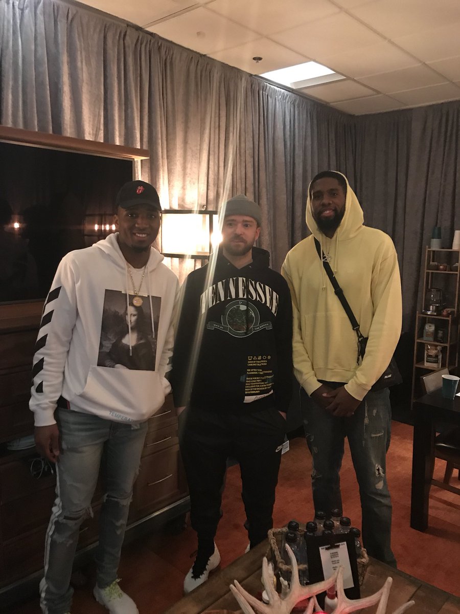 spidadmitchell's tweet image. Last night was amazing! Had a great time watching @jtimberlake do his thing! One of the best shows I’ve ever been too! 🙏🏾💯